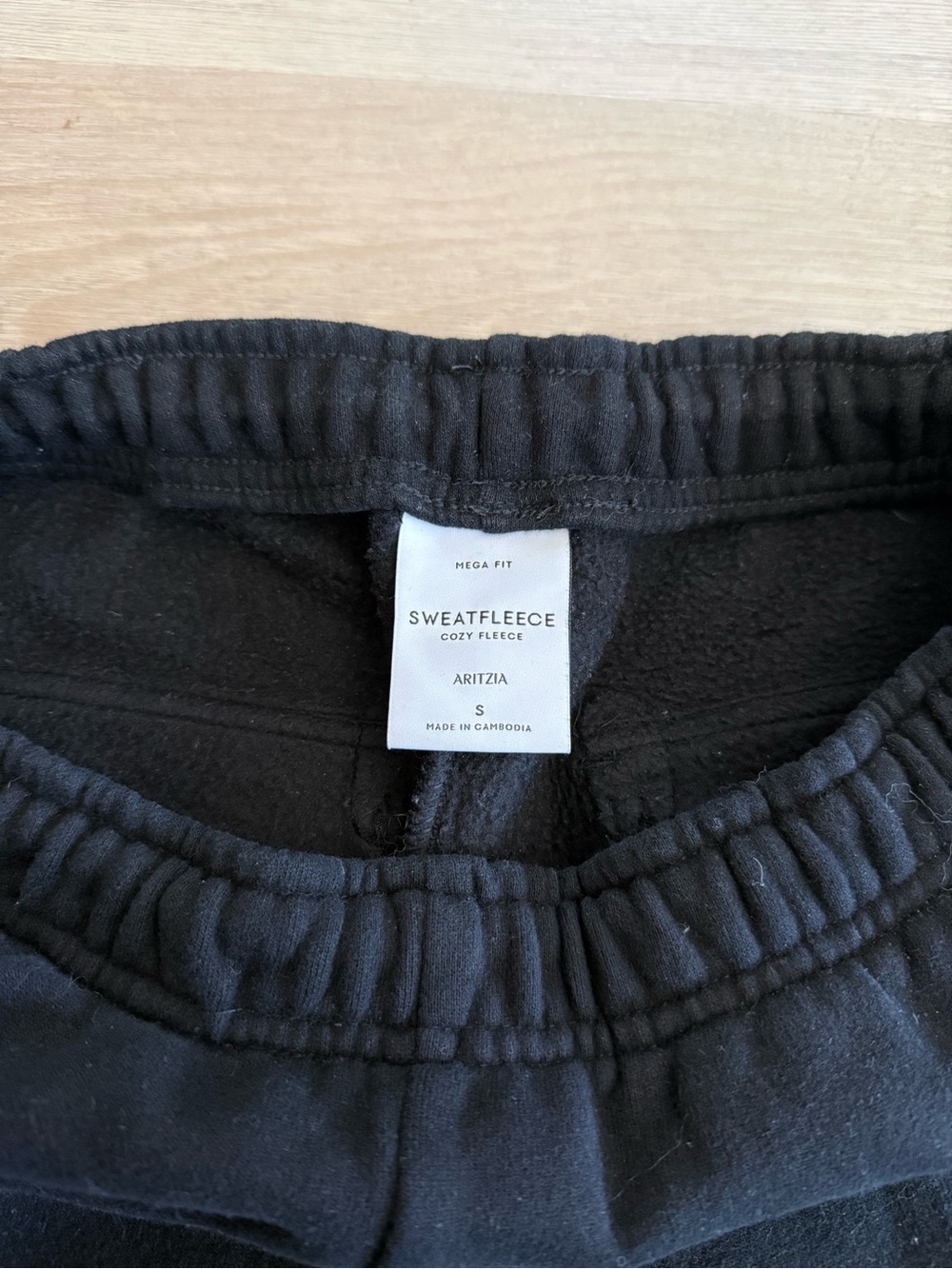 Aritzia Sweatfleece Cargo Sweatpants - Picture 3 of 3